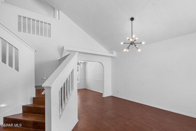 Building Photo - 6696 Dakota Ridge Dr