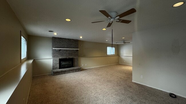 Building Photo - 8700 Loch Lomond Blvd