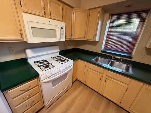 Building Photo - 5267 Center Rd