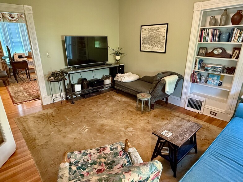 Building Photo - 61 Mansfield Ave