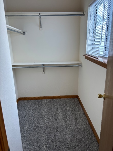 Building Photo - 3777 E 121st Ave