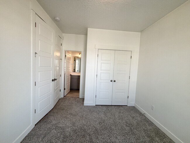 Building Photo - 6086 W Esker Terrace Ln