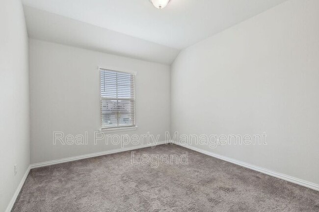 Building Photo - 1833 Meadow Trail Ln