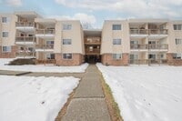 Building Photo - 219 Fox Run Ln