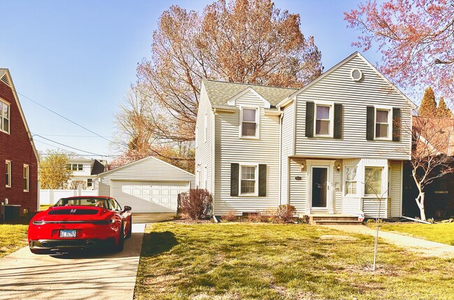 Building Photo - 913 W Stratford Dr