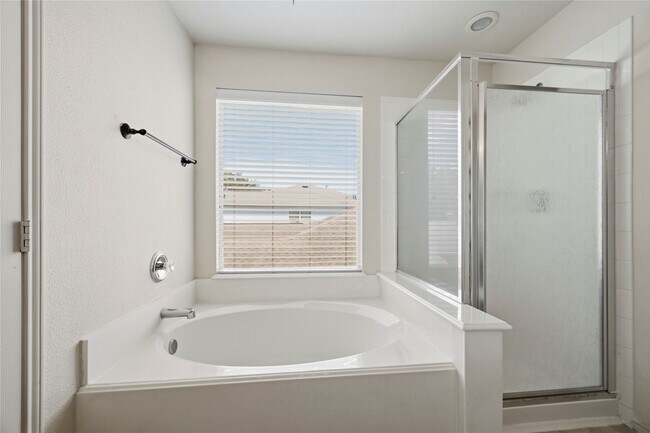 Building Photo - 14954 Sugar Sands Dr