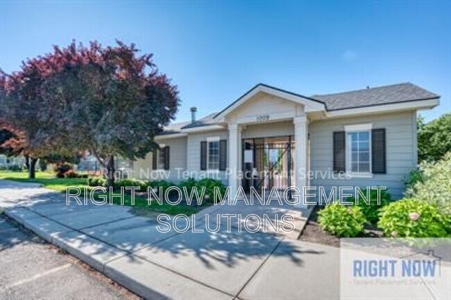 Building Photo - 1076 W Stanhope St