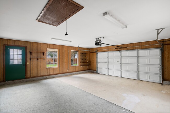 Building Photo - 1300 Windward Cir