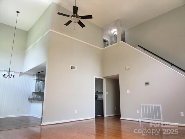 Building Photo - 106 Yorkshire Dr