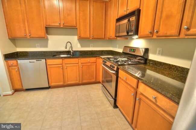 Building Photo - 1501 North Point Dr