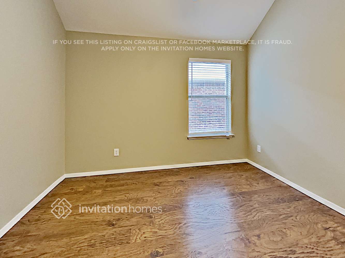 Building Photo - 510 Maplewood Dr