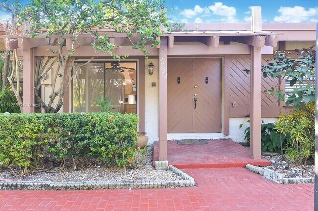 Building Photo - 2753 S Parkview Dr