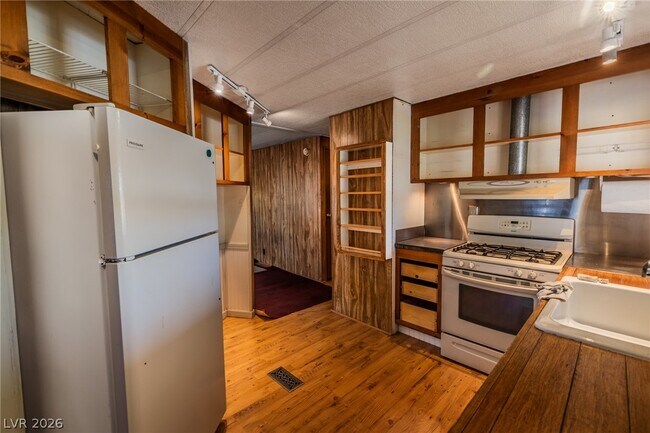 Building Photo - 3599 Ft McHenry Dr