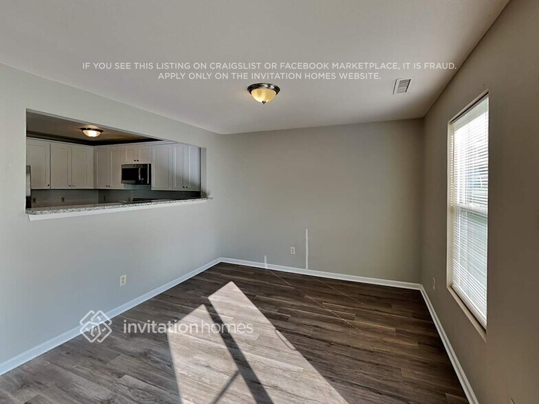 Building Photo - 952 Littleton Dr