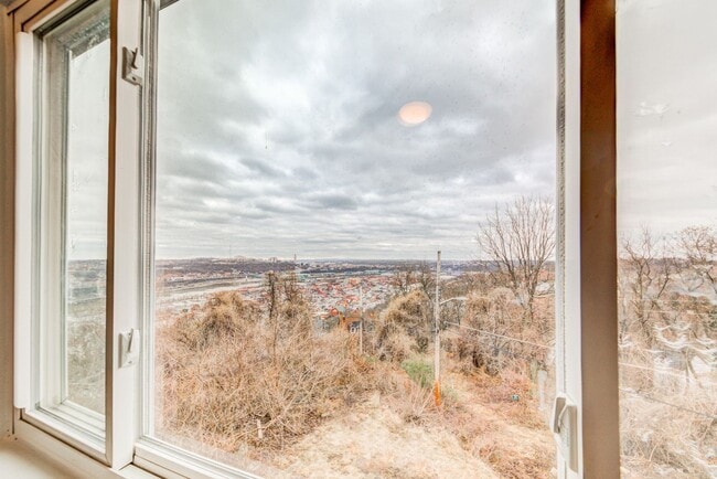 Building Photo - 5 Renwick St