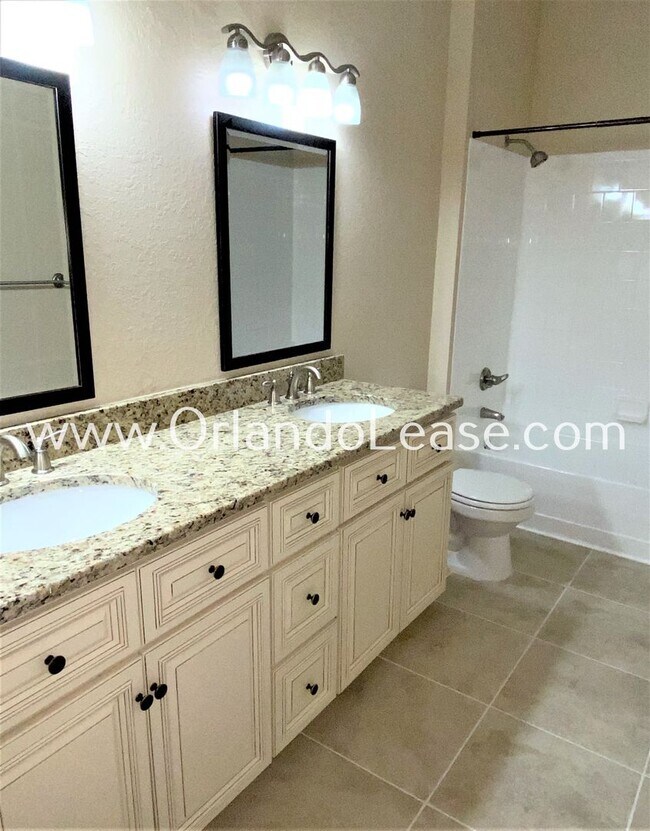 Building Photo - Beautiful 3 bd / 2 ba Condo in Metrowest!!