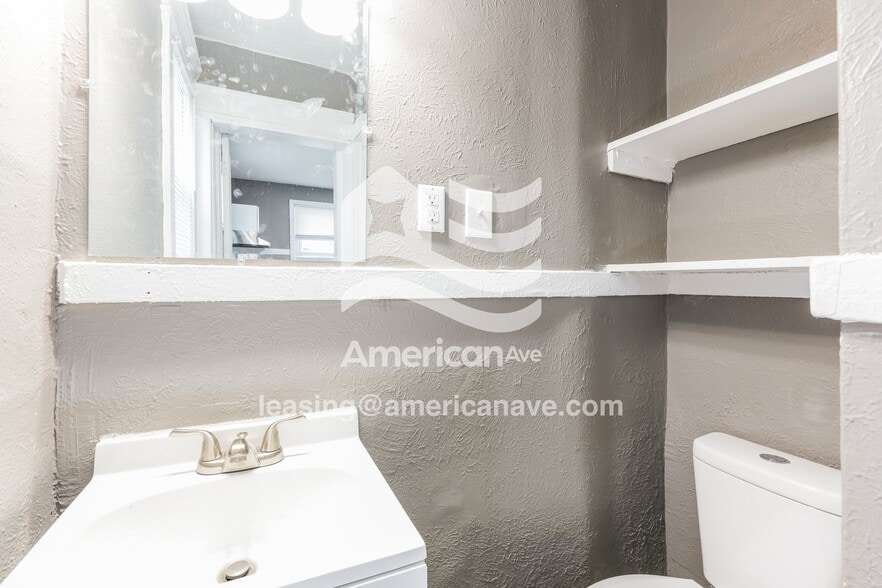 Building Photo - 250 Studebaker St