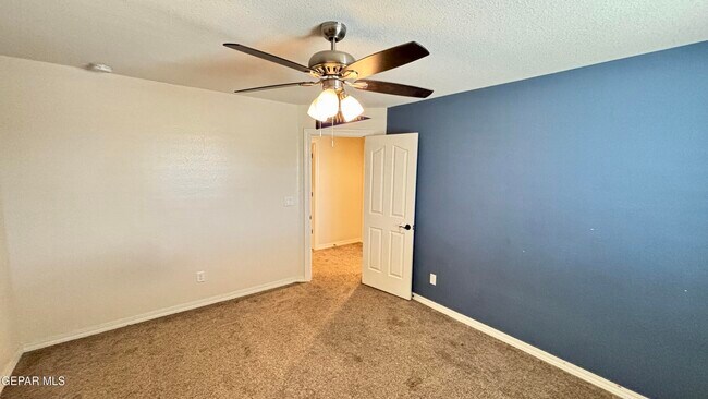 Building Photo - 12437 Pleasant Crest