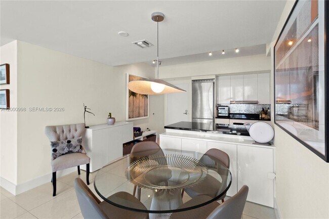 Building Photo - 92 SW 3rd St