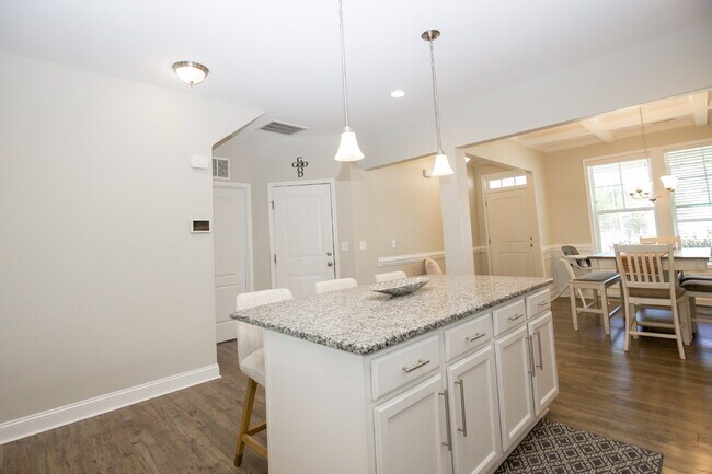 Building Photo - "Spacious 4-Bedroom Home with 2.5 Baths in...