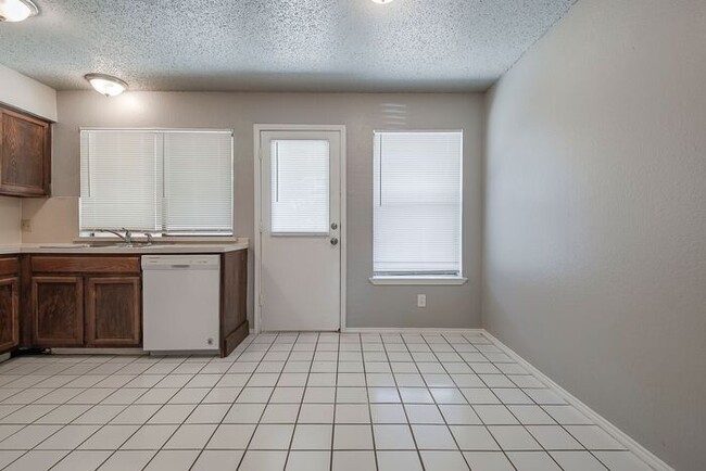 Building Photo - Kick it in Keller in this 2 story Townhome!