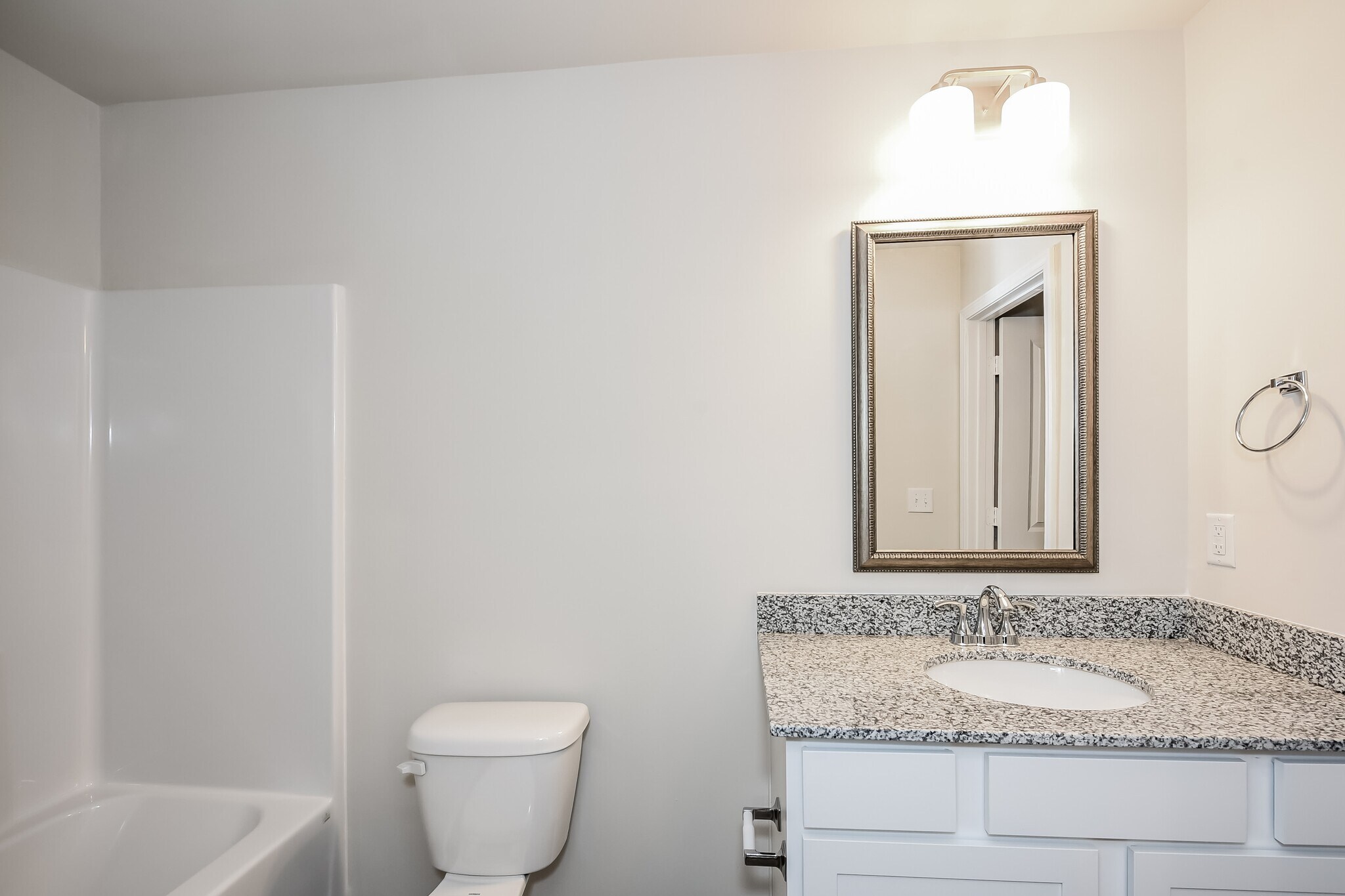 Building Photo - 533 Duck Creek Ln