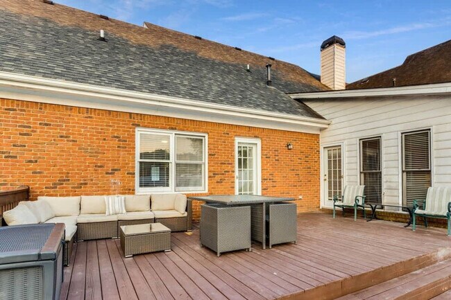 Building Photo - 1408 Aramore Dr SE