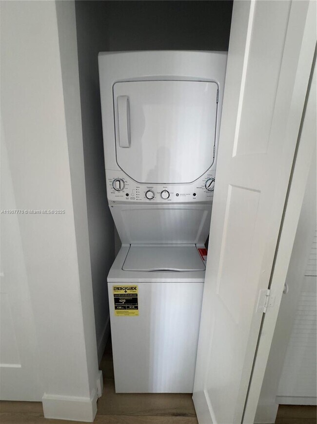 Building Photo - 1534 NW 1st St