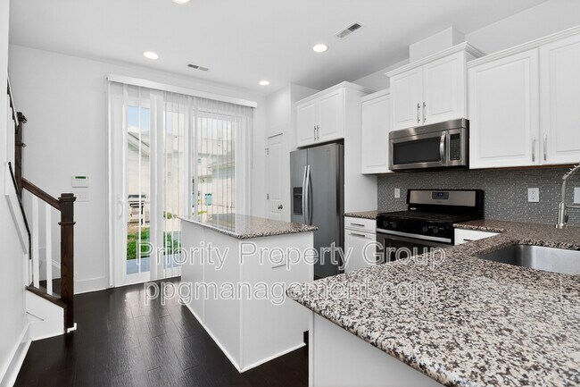 Building Photo - 1614 Pat Garrett St