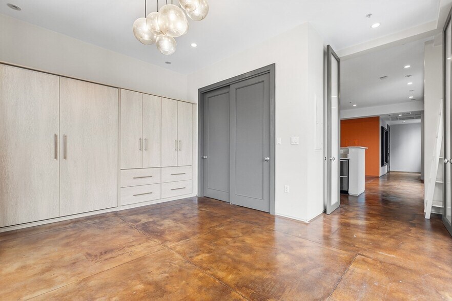 Building Photo - 36 A St