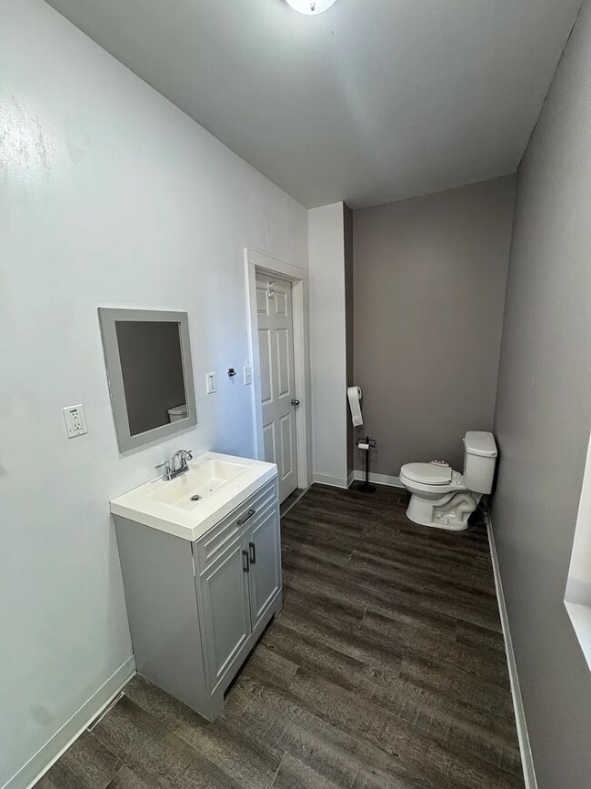 Building Photo - 511 Crouse St