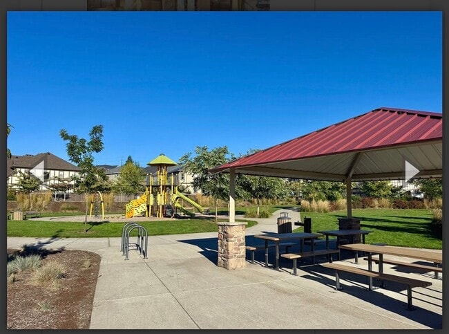 Building Photo - 14340 SW Gold Coast Terrace