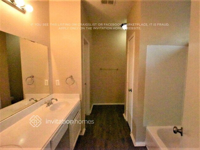 Building Photo - 1304 White Dove Ln