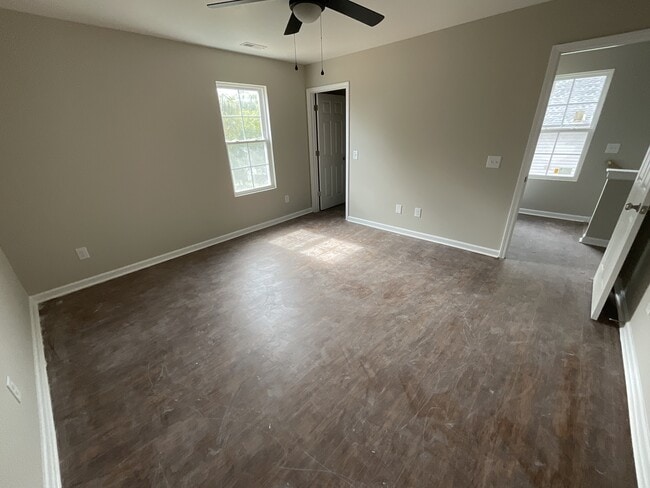 Building Photo - 1015 W C St