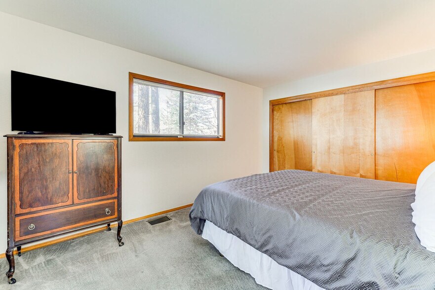 Building Photo - 2787 Oak Cir