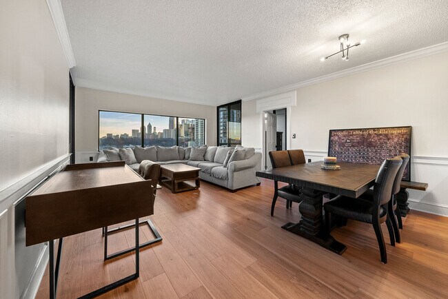 Living room - 1130 Piedmont Ave NE