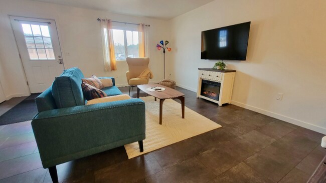 Building Photo - 140 Railroad Ave