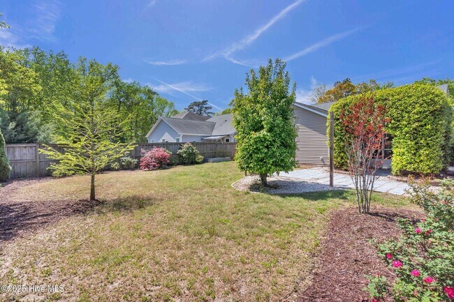 Building Photo - 3 Bed 2 Bath w/ a Bonus in Vineyard Plantation!