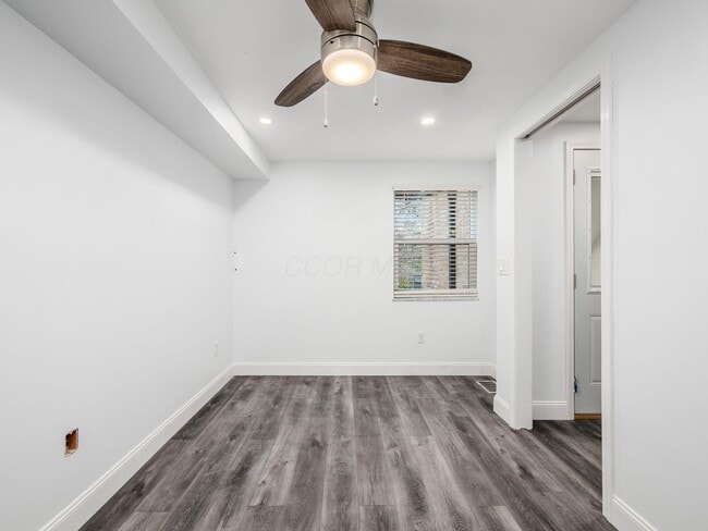 Building Photo - 3531 Sunset Dr