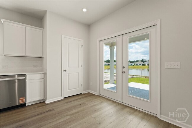 Building Photo - 251 Shade Tree Dr