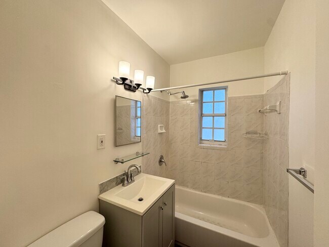 Building Photo - Villa Style Apartment 4410 / Unit 4410