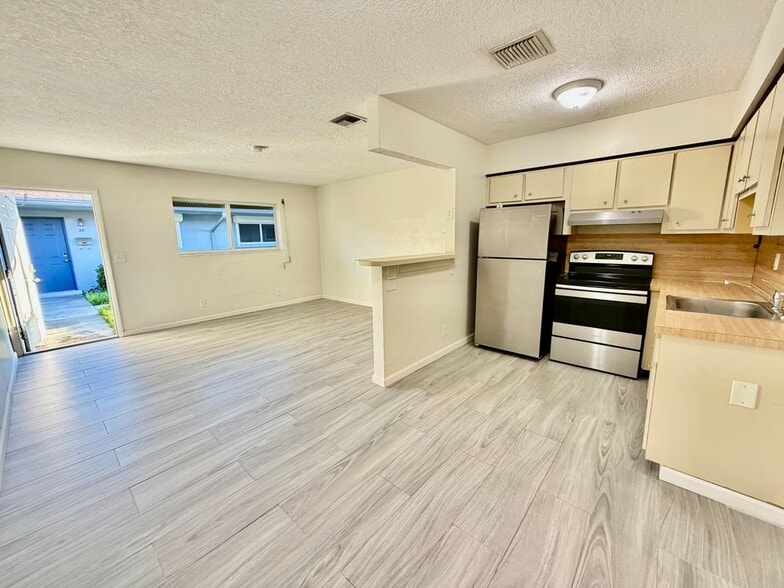 Primary Photo - 1821 N 17th Ct