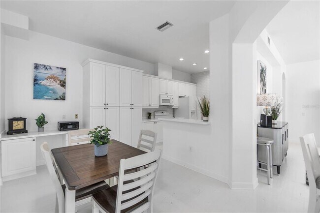 Building Photo - 5405 46th Ct W