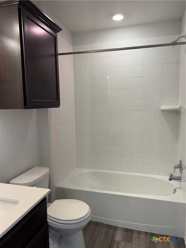 Building Photo - 302 Saddleback Trl