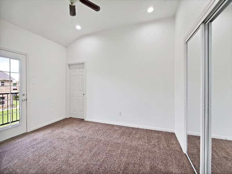 Building Photo - 2727 Arlington Ct