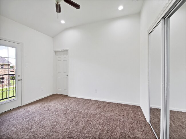 Building Photo - 2719 Arlington Ct