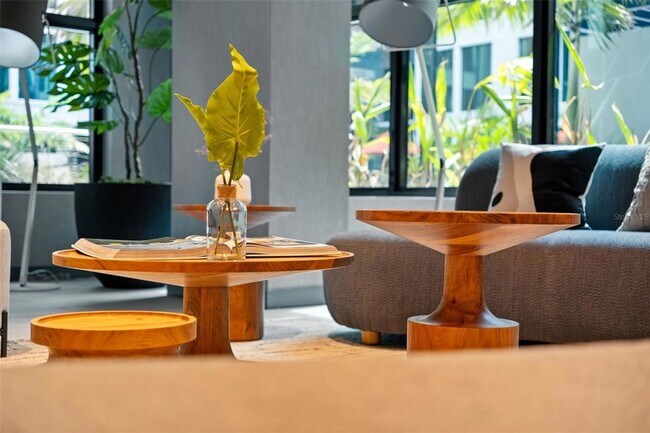 Building Photo - 1991 Main St