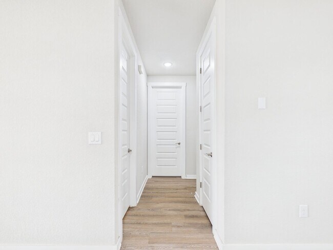 Building Photo - Beautiful Bar W Ranch Home – Hill Country Charm with Modern Comforts