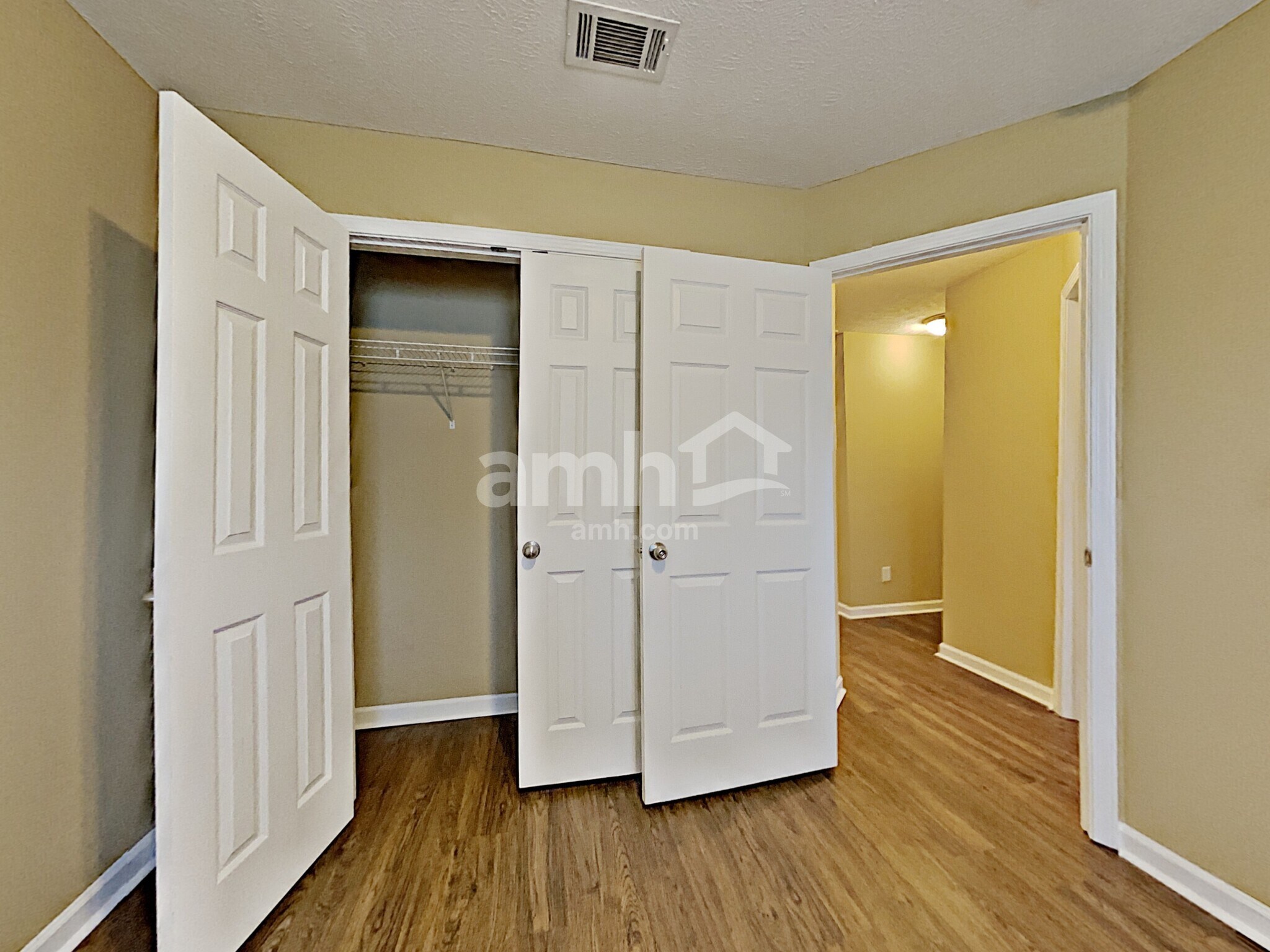 Building Photo - 4005 Strata Dr