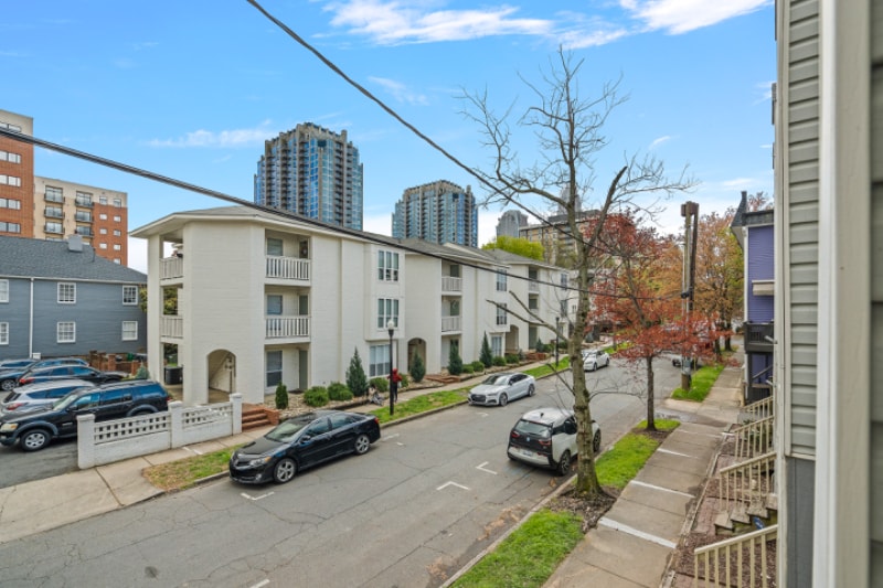 Building Photo - 721 N Poplar St